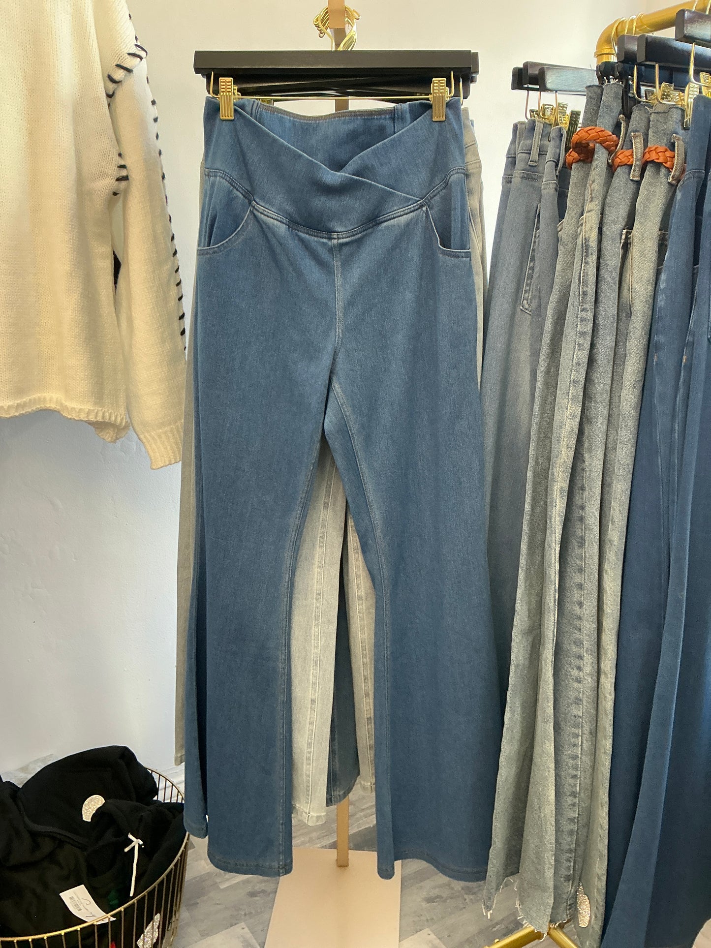High waisted crossover Sport Flare Jeans