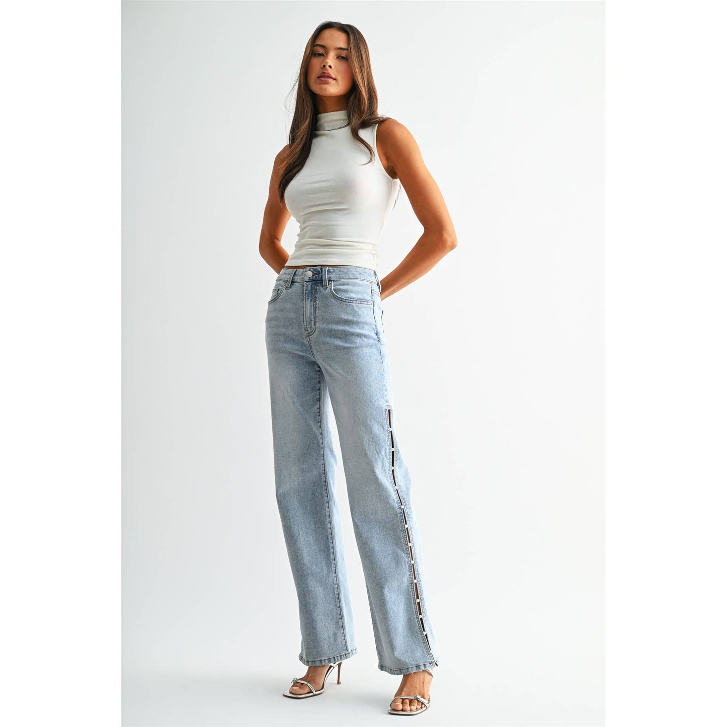 HIGH-RISE WIDE EMBELLISHED SIDE PANEL: PLANATION