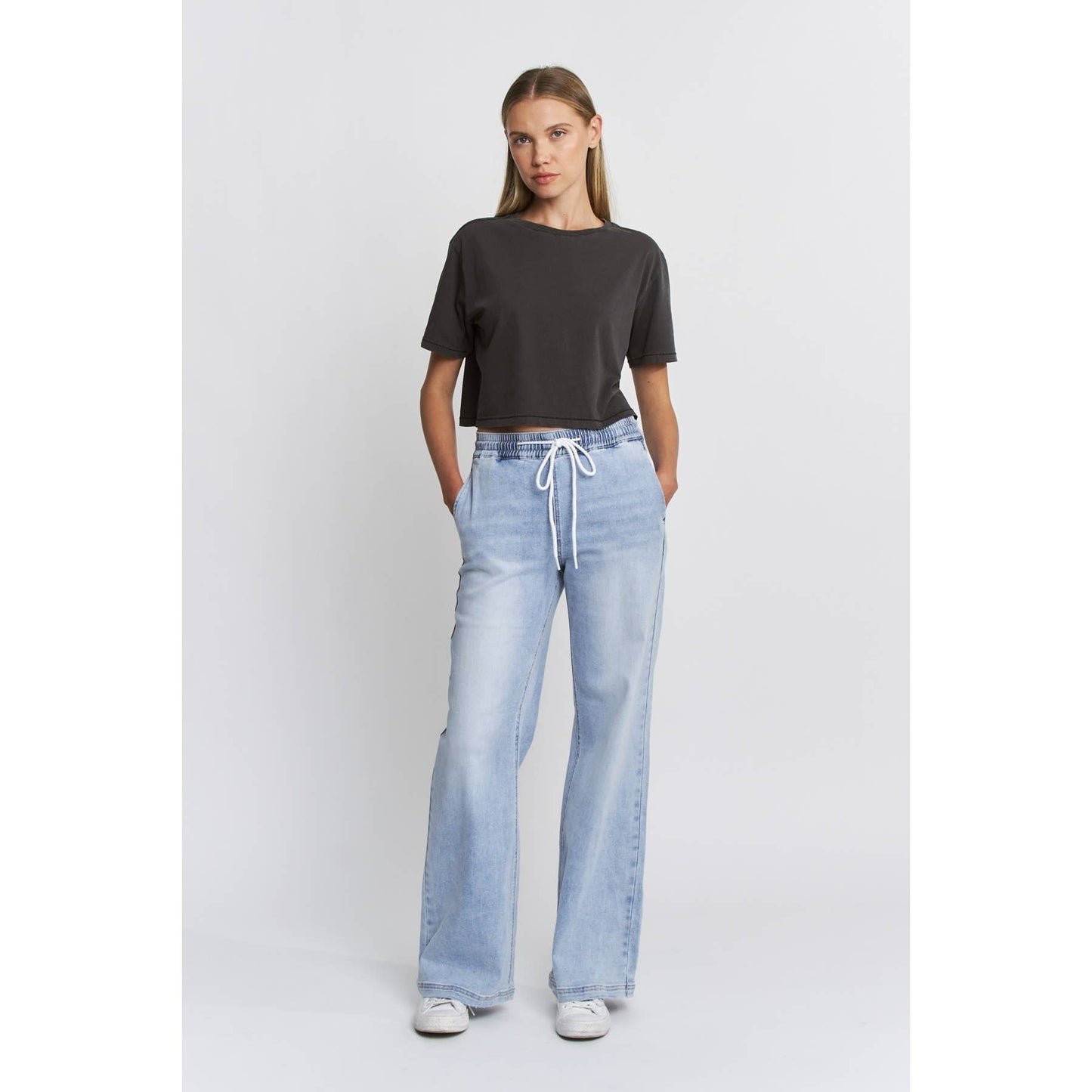 HIGH RISE WIDE LEG JOGGER