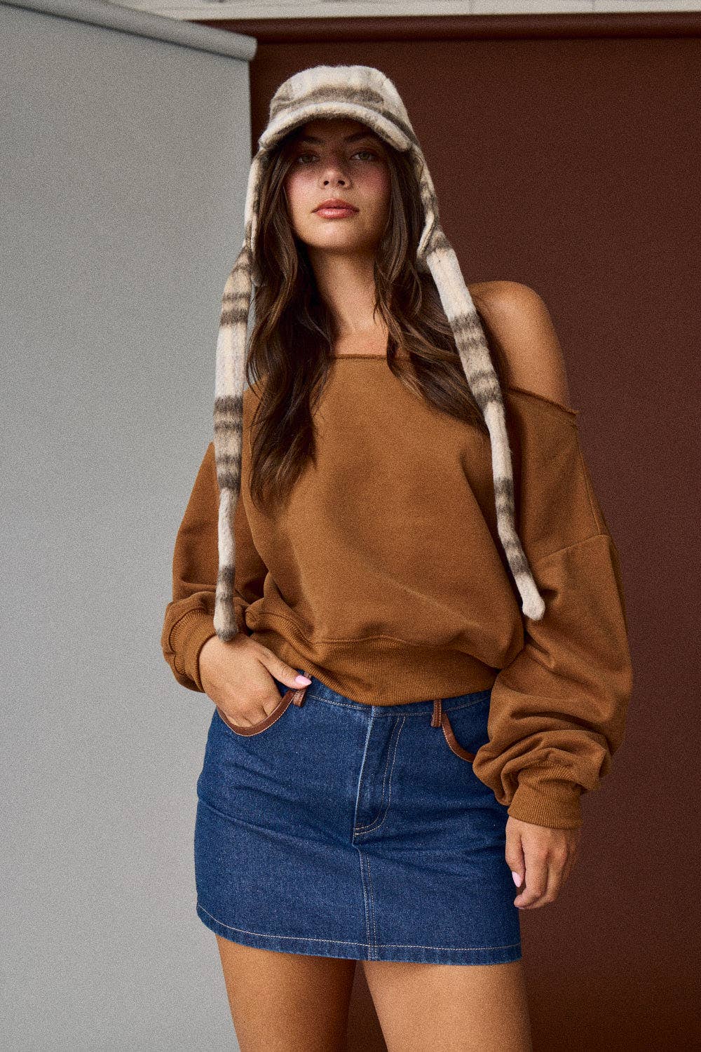 PT17835 - Alina Off Shoulder Cropped Sweatshirt: Pink