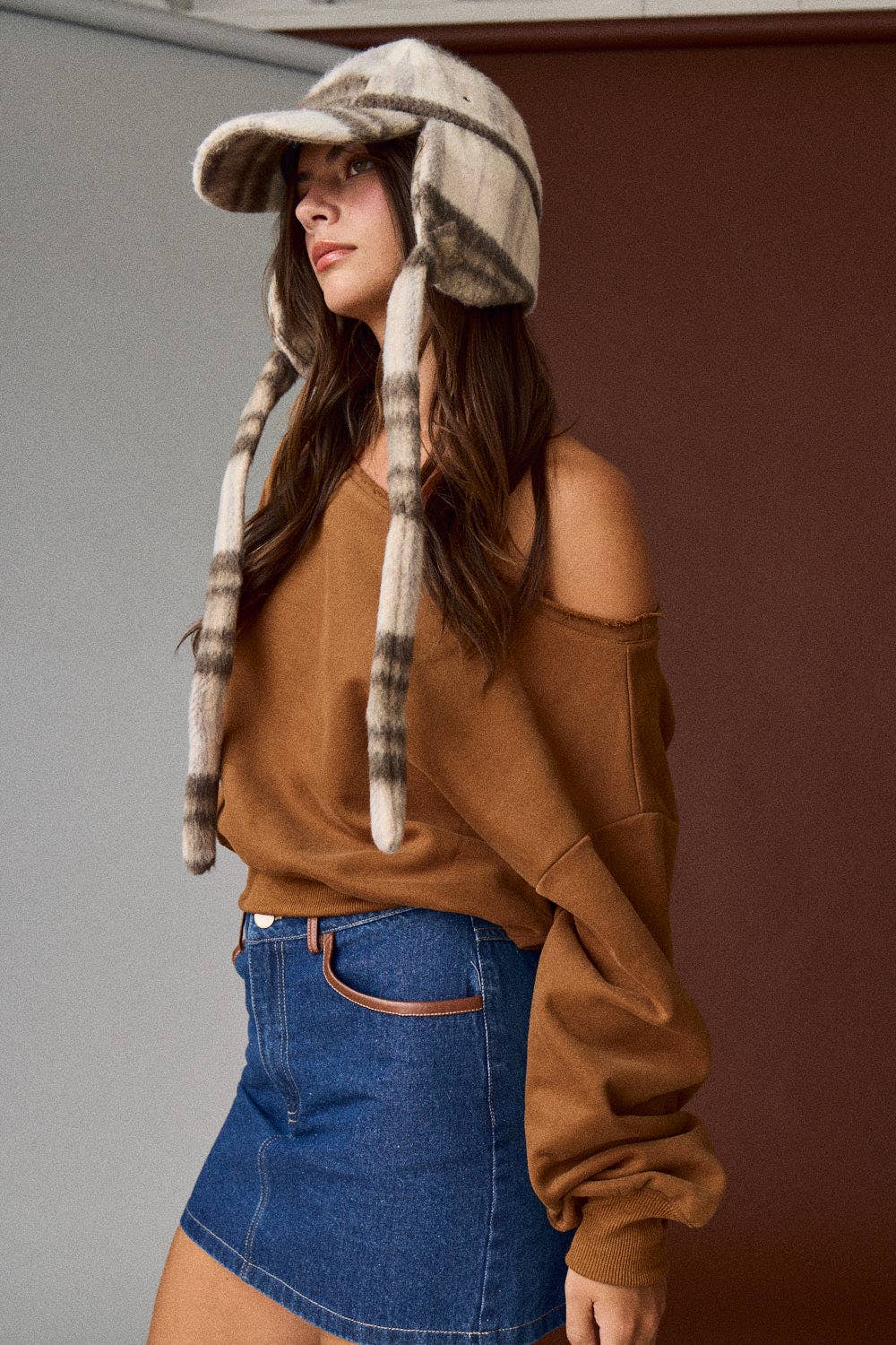 PT17835 - Alina Off Shoulder Cropped Sweatshirt: Brown